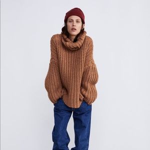 ZARA BROWN OVERSIZED SWEATER
